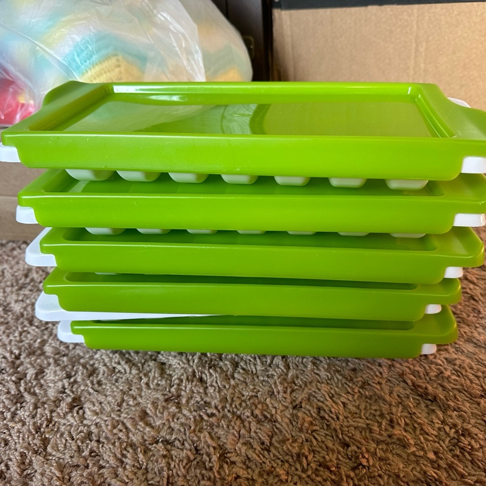 Oxo baby food freezer cube trays -5 total